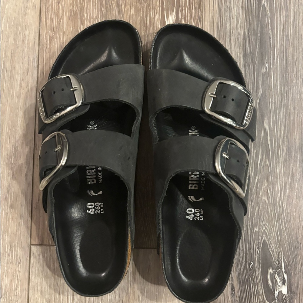 Birkenstock Arizona Big Buckle Black leather Sandals. Original price: $175